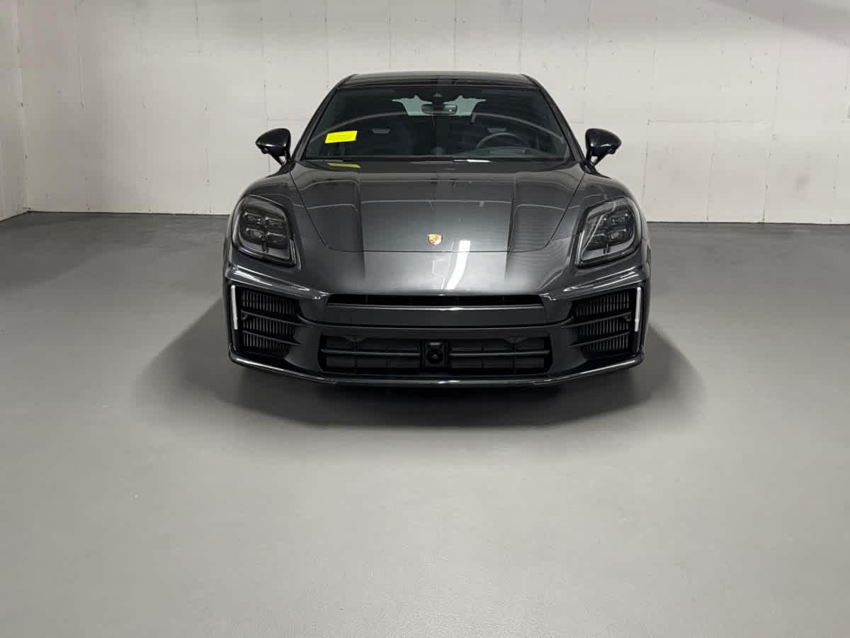 new 2024 Porsche Panamera car