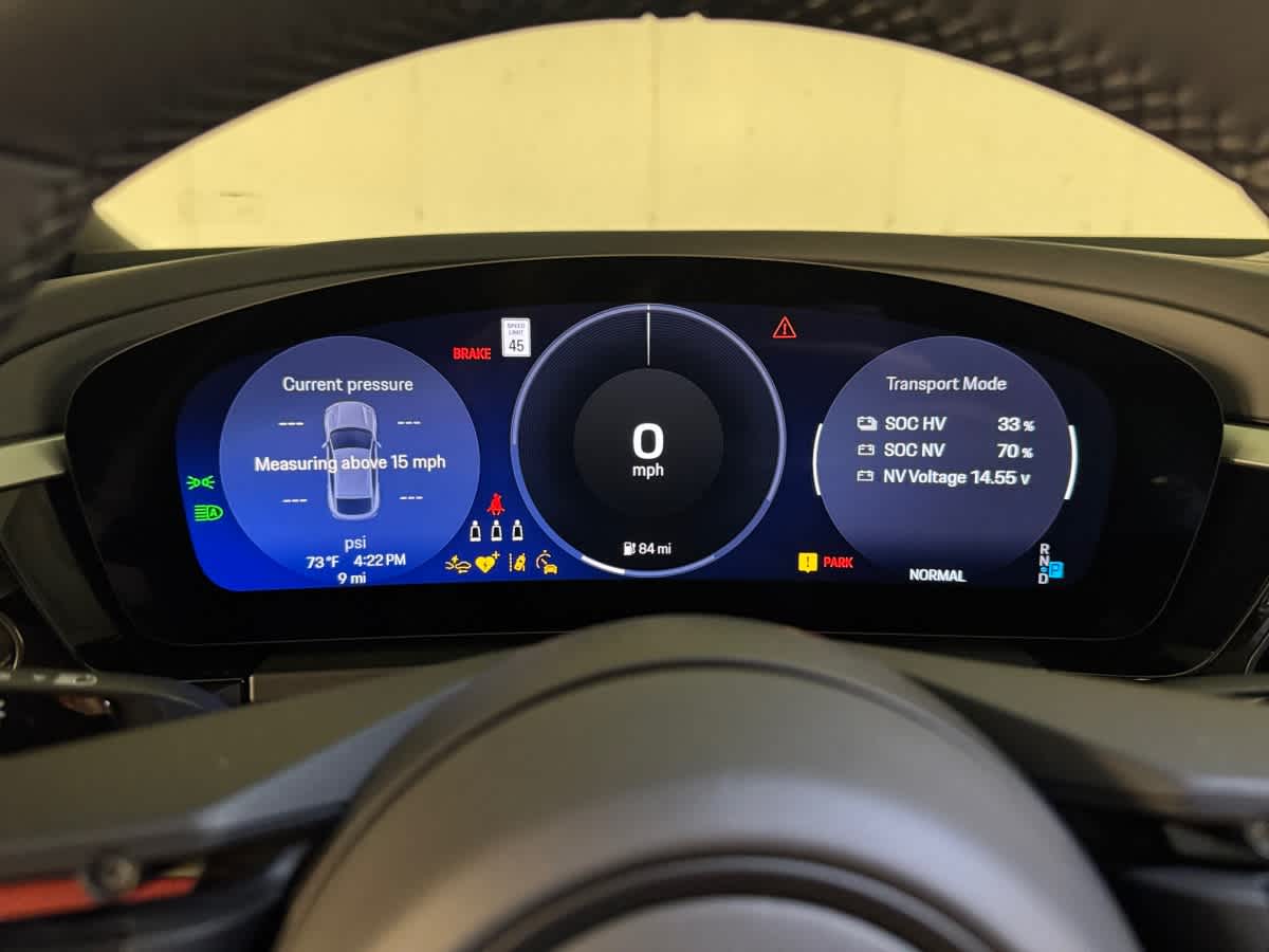 new 2025 Porsche Macan car