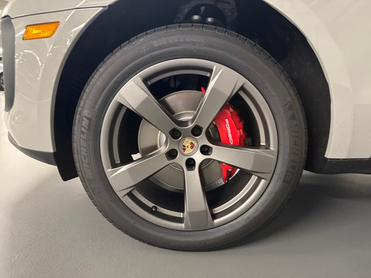 new 2025 Porsche Macan car