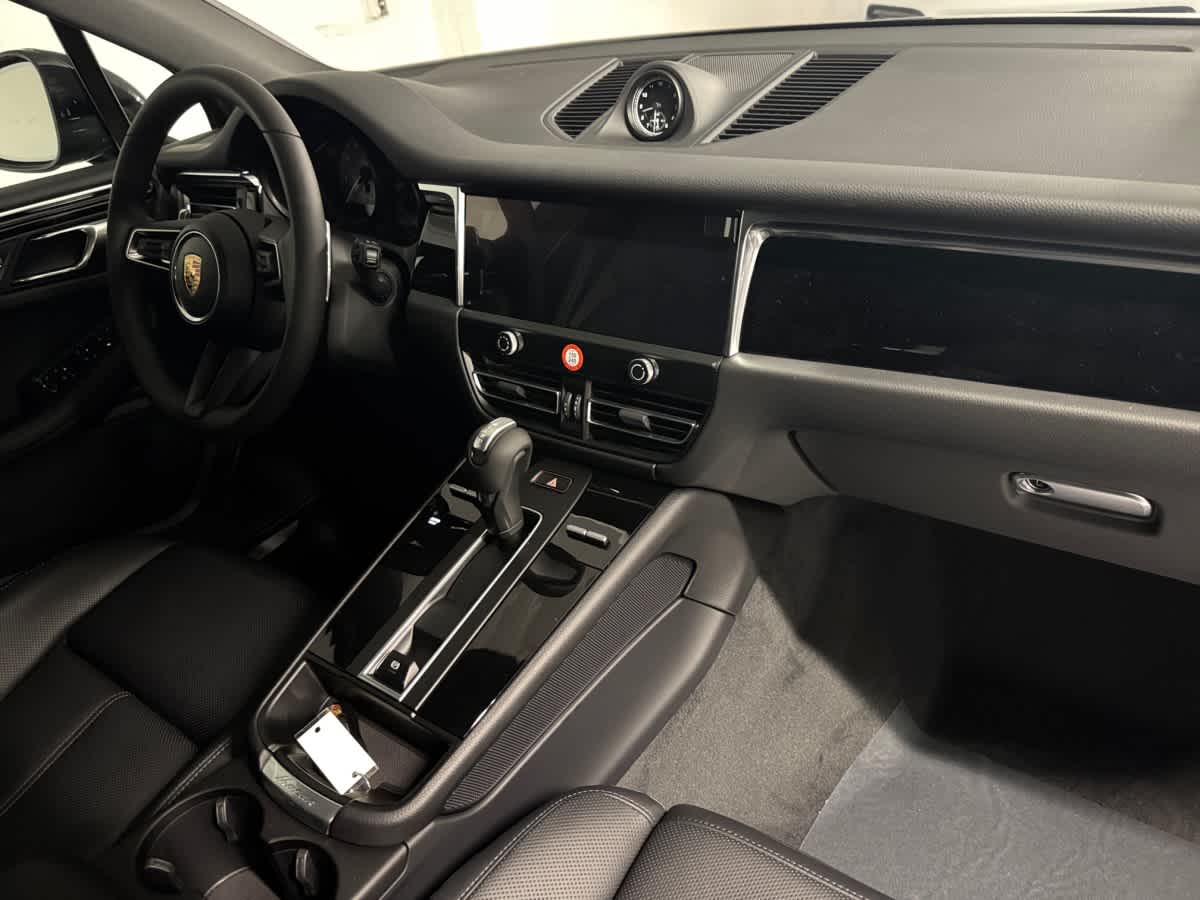 new 2025 Porsche Macan car