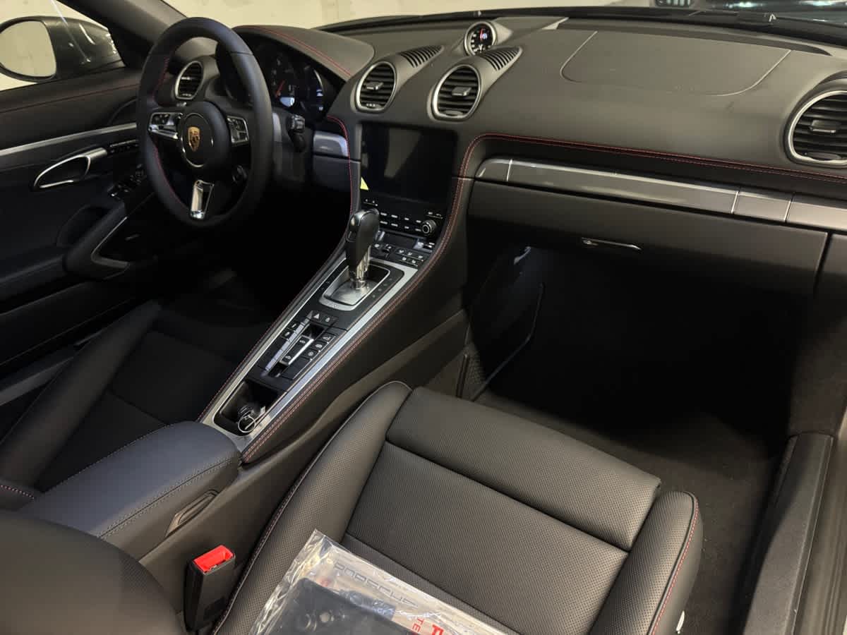 new 2025 Porsche 718 Boxster car