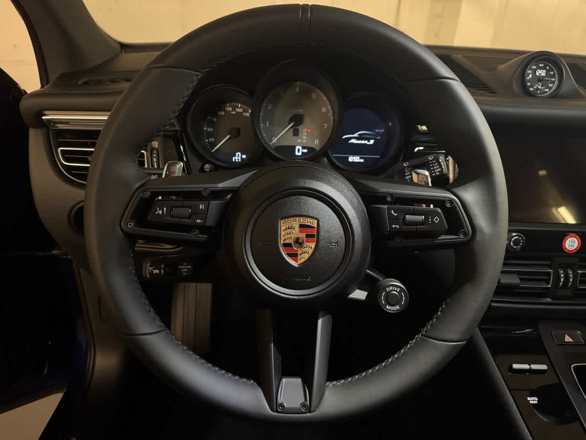 new 2025 Porsche Macan car