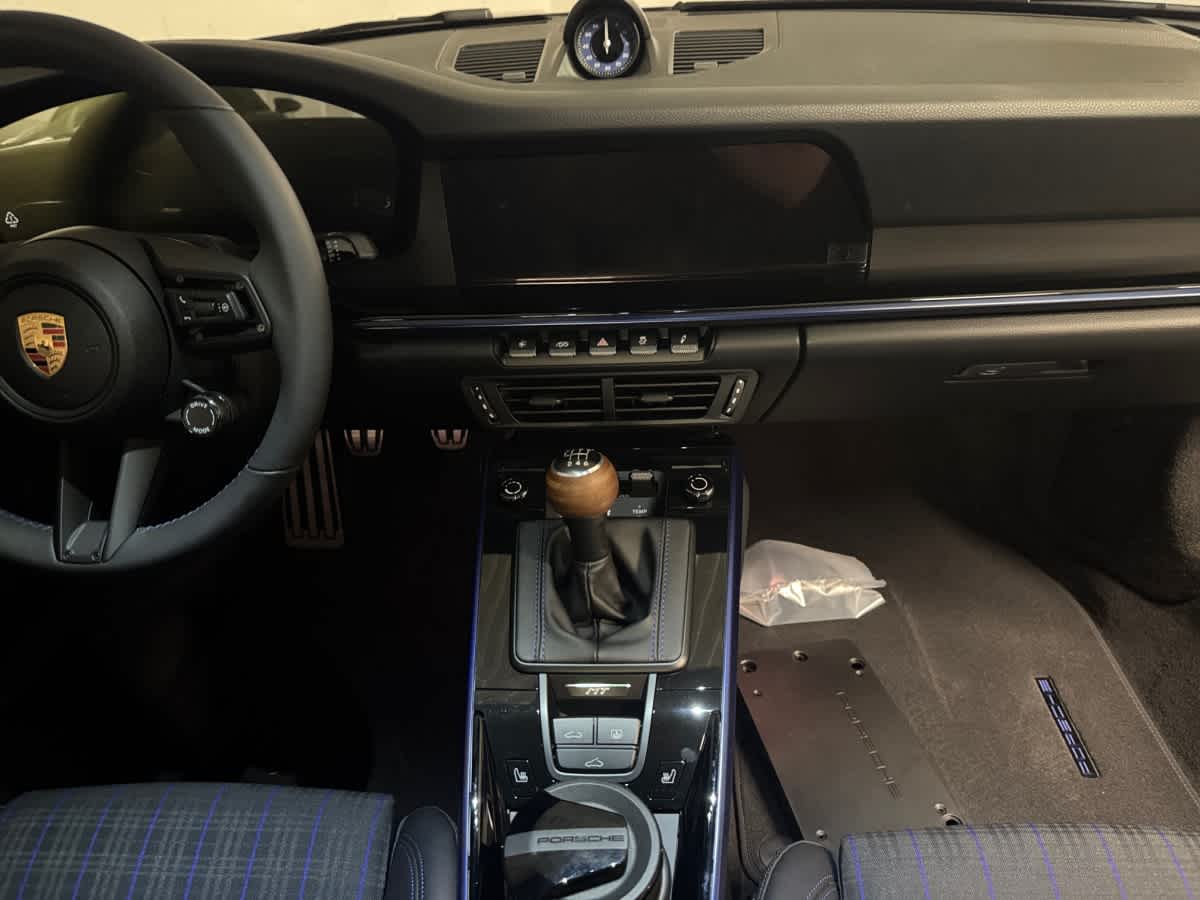 new 2025 Porsche 911 car