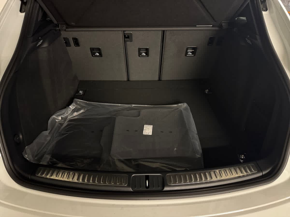 new 2026 Porsche Macan car