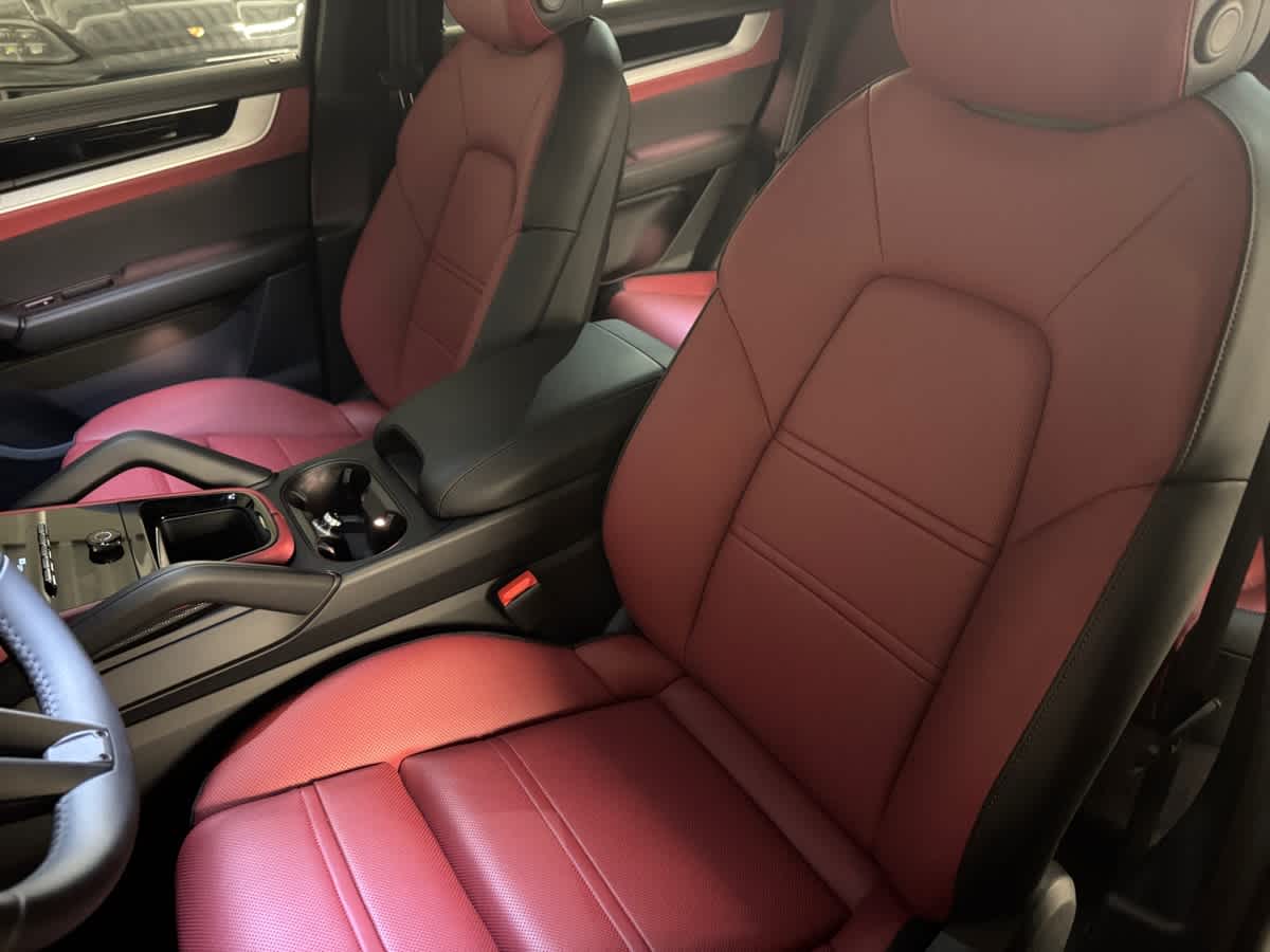 new 2025 Porsche Cayenne car
