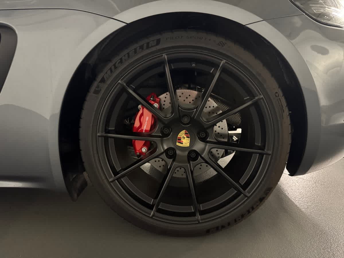 new 2025 Porsche 718 Cayman car