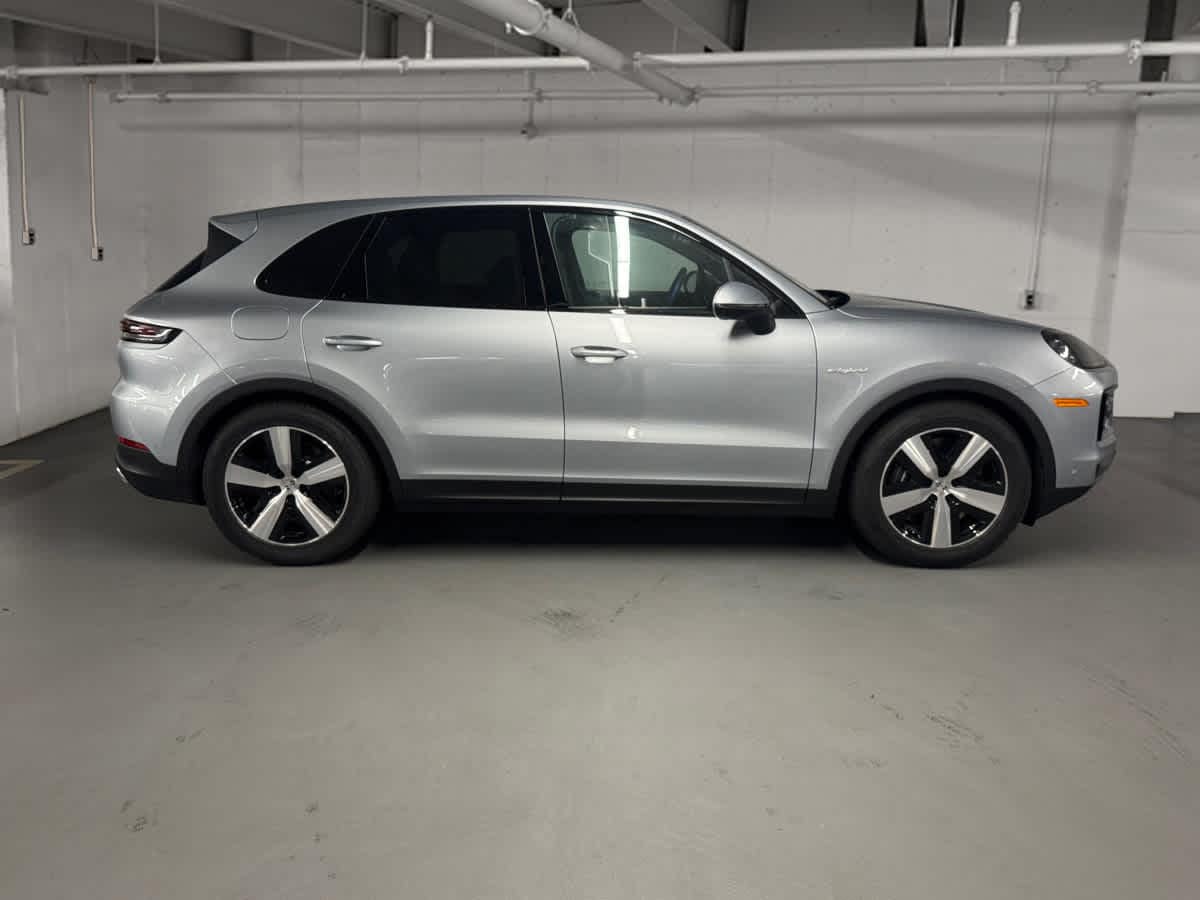 new 2025 Porsche Cayenne car