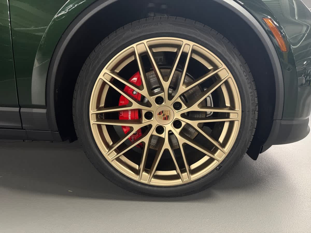 new 2025 Porsche Macan car