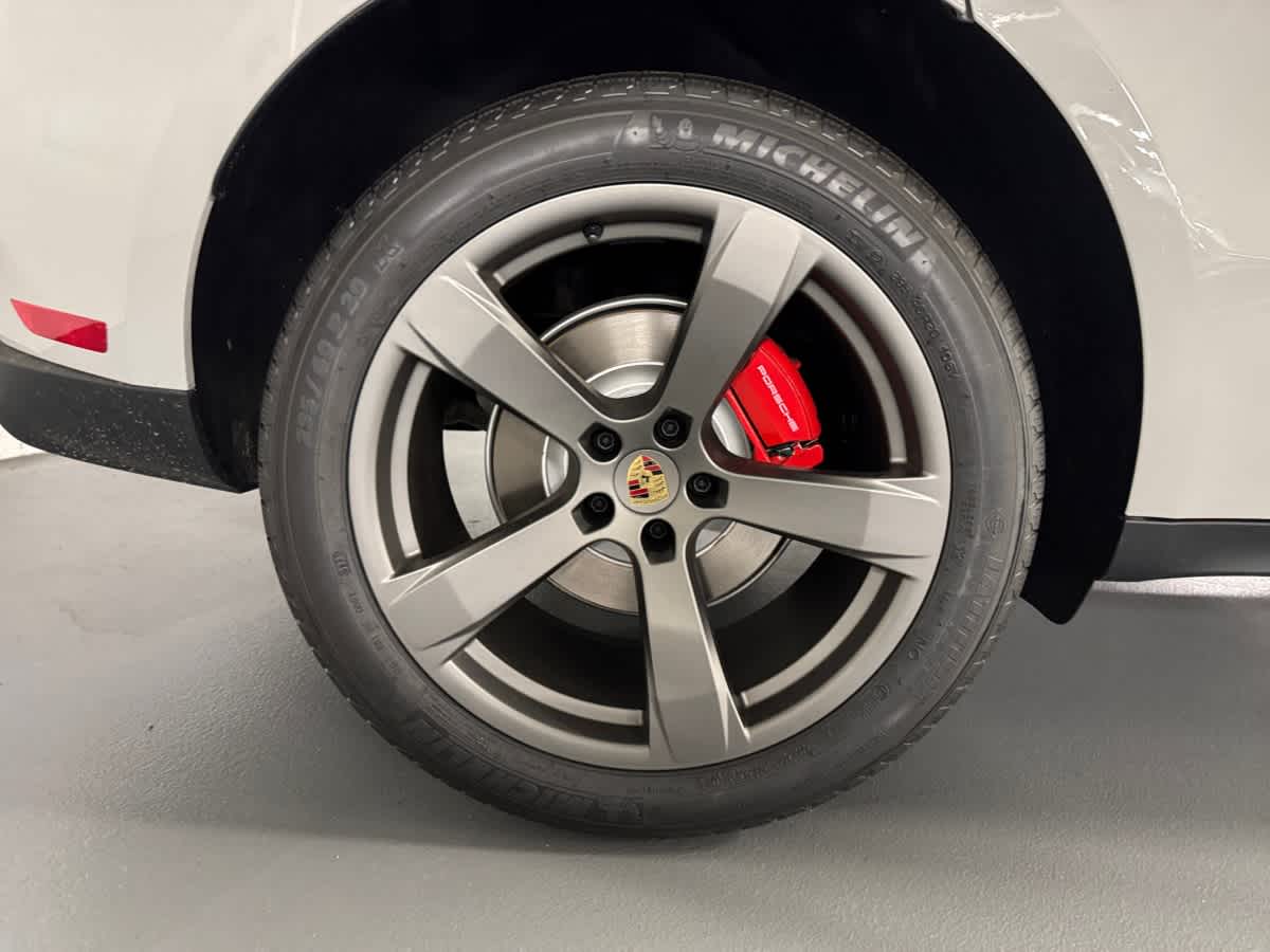 new 2025 Porsche Macan car