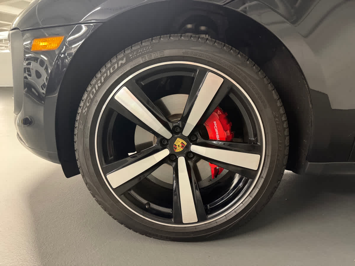 new 2025 Porsche Macan car