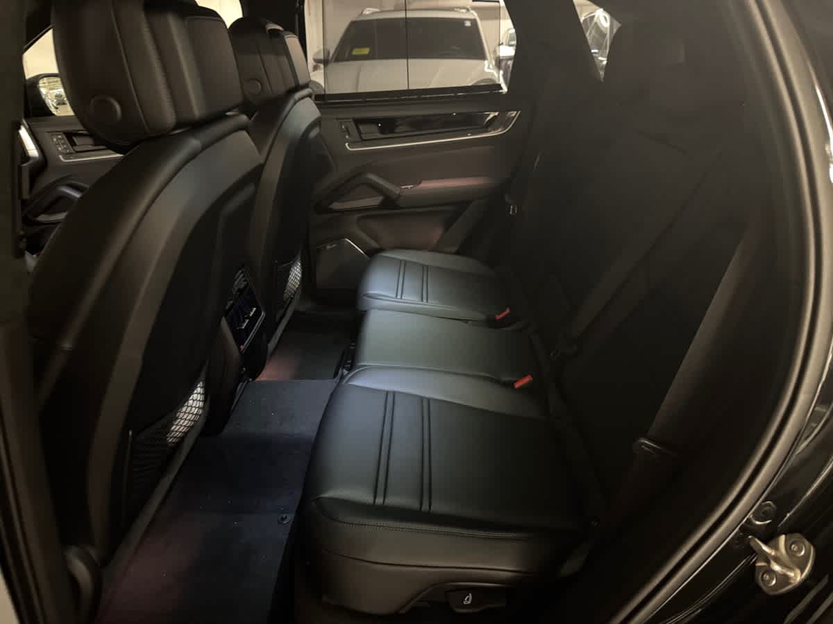 new 2025 Porsche Cayenne car