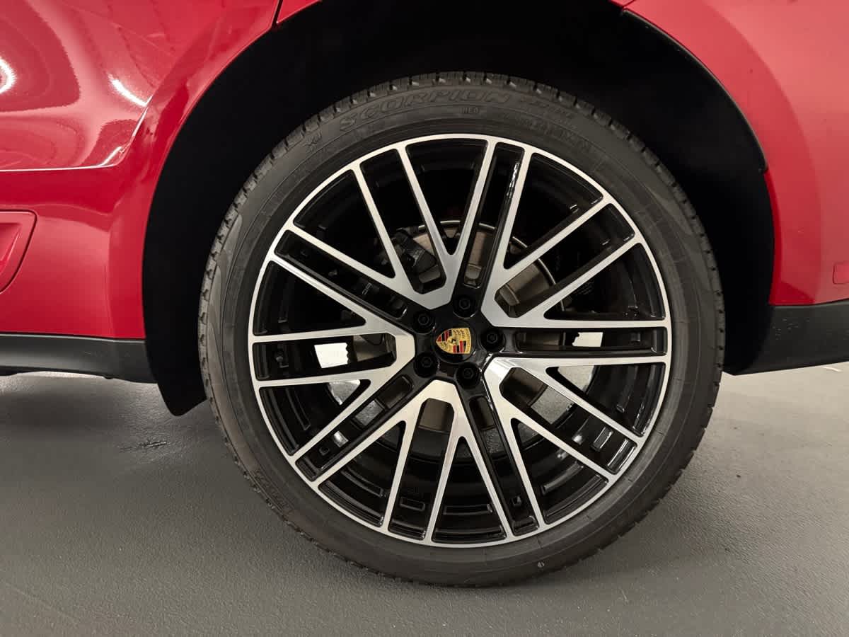 new 2025 Porsche Macan car