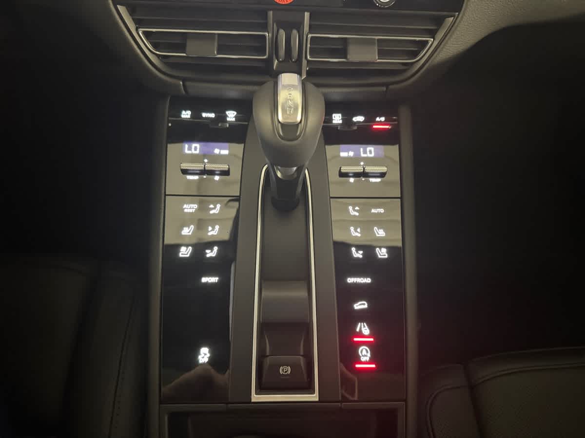 new 2025 Porsche Macan car