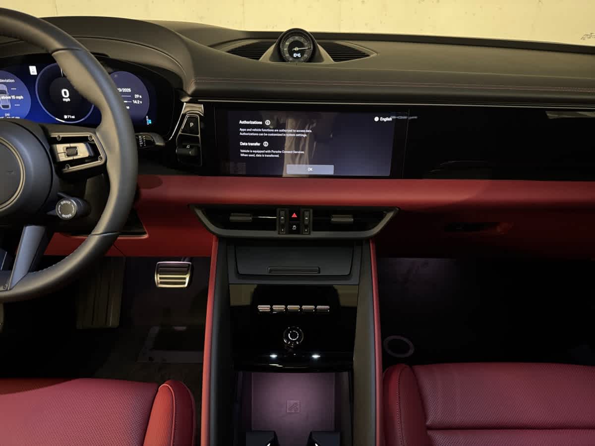 new 2025 Porsche Macan car