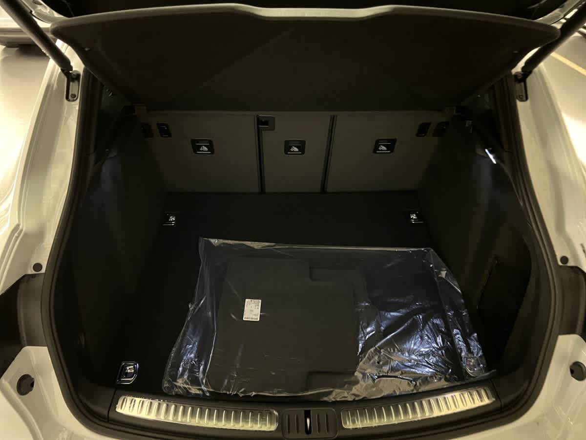 new 2026 Porsche Macan car