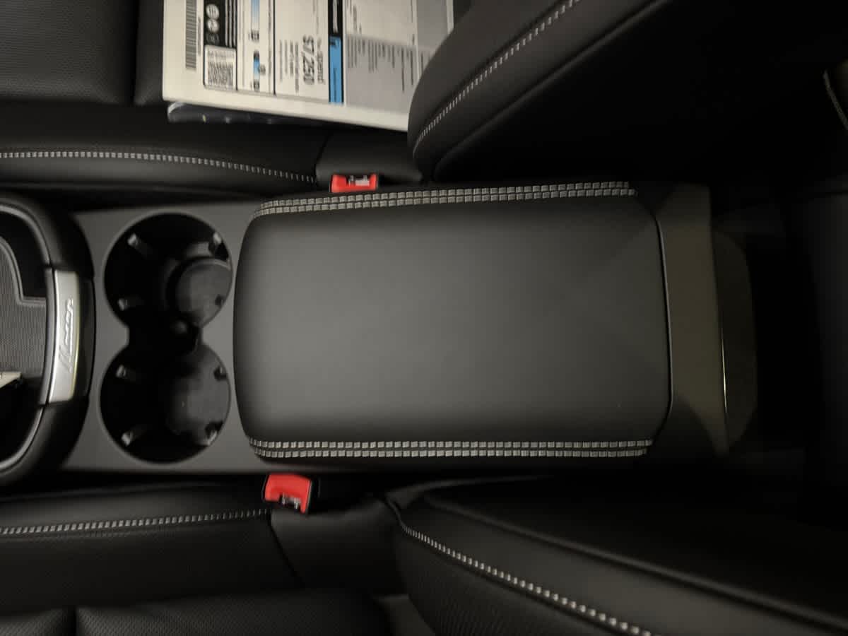new 2025 Porsche Macan car