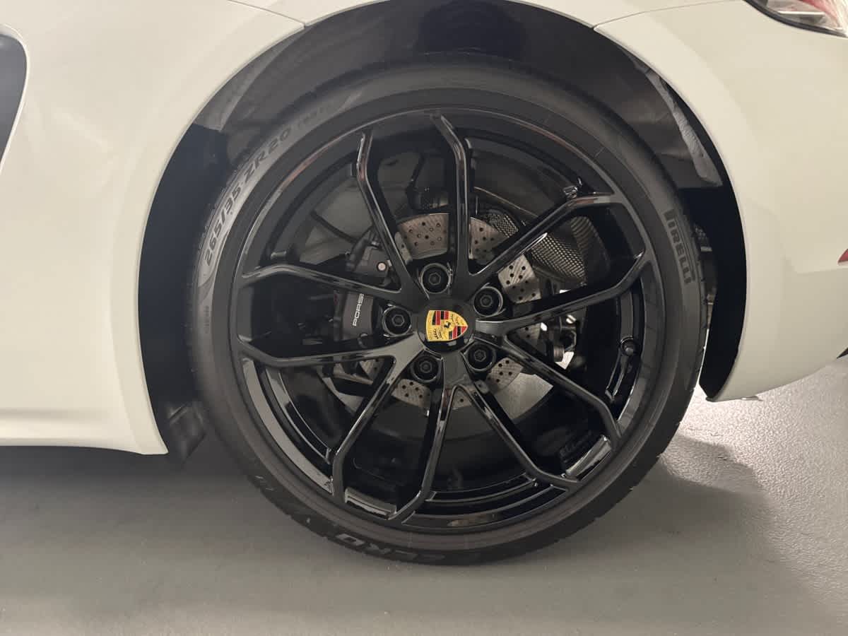 new 2025 Porsche 718 Cayman car