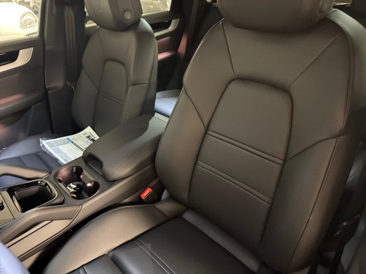 new 2025 Porsche Cayenne car