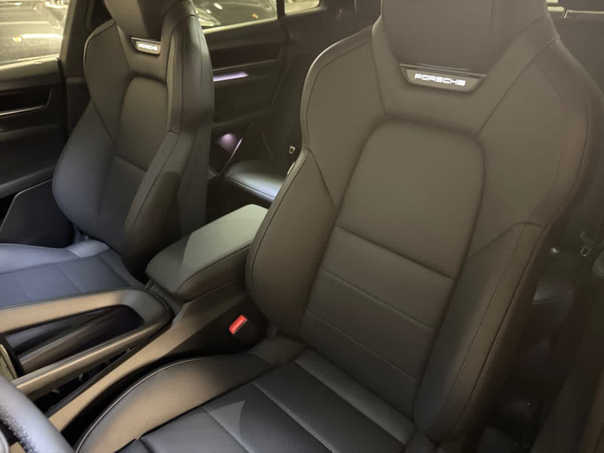 new 2025 Porsche Macan car