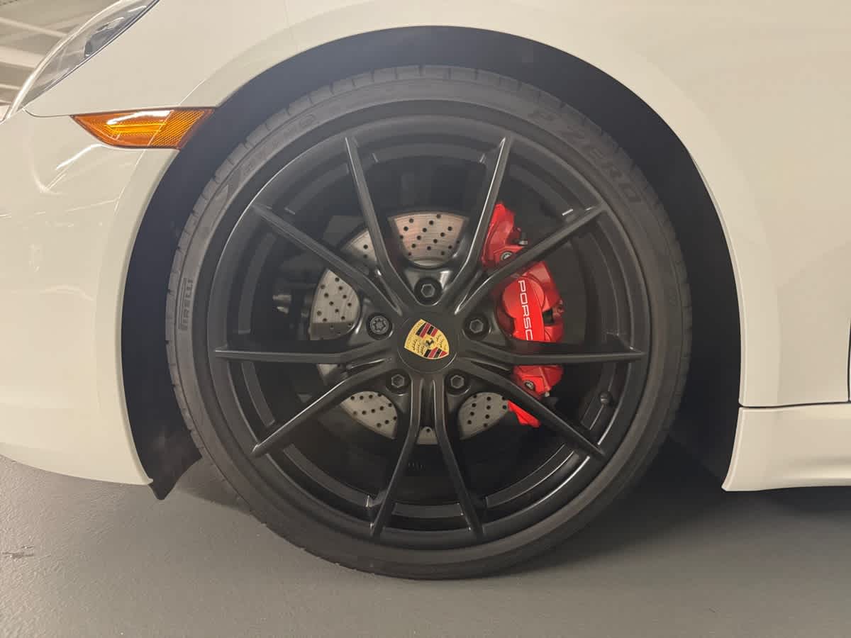 new 2024 Porsche 718 Boxster car
