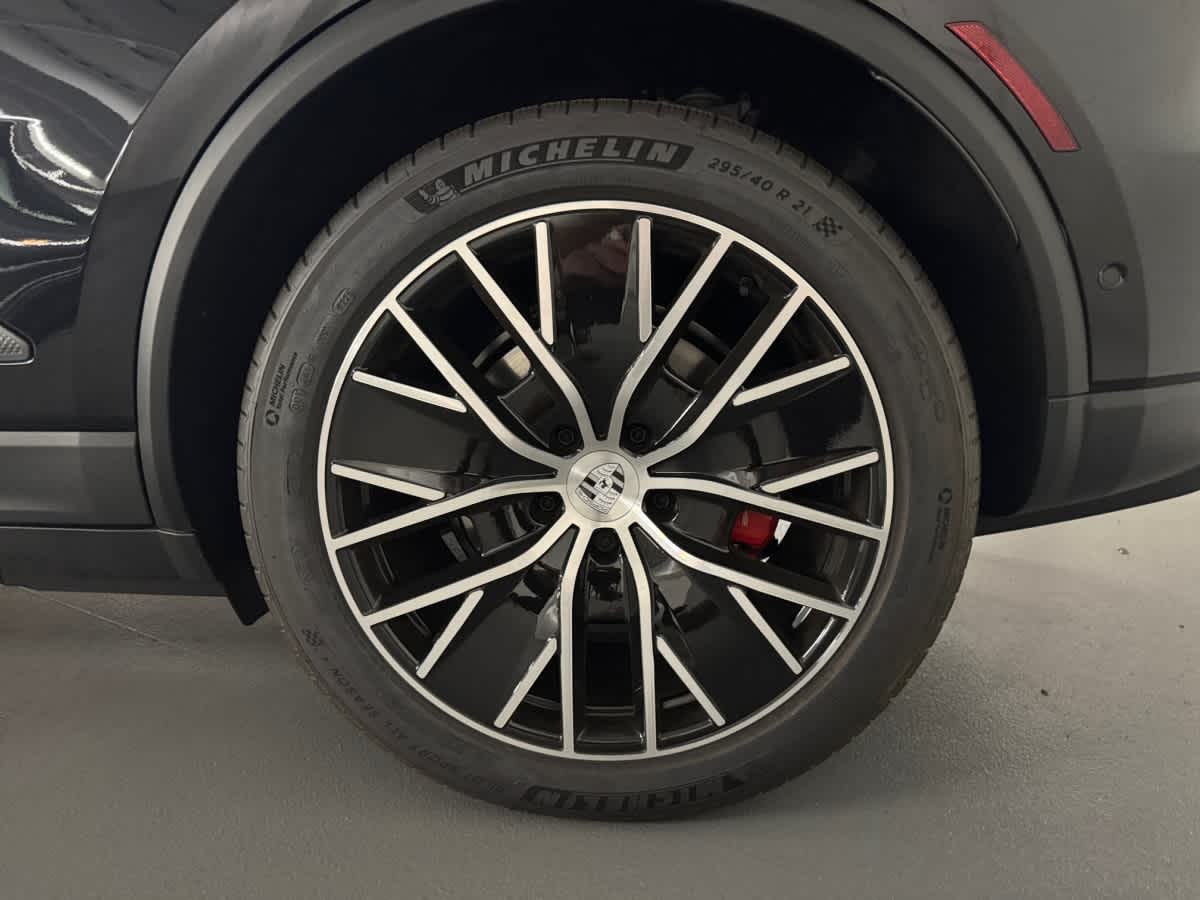 new 2025 Porsche Macan car