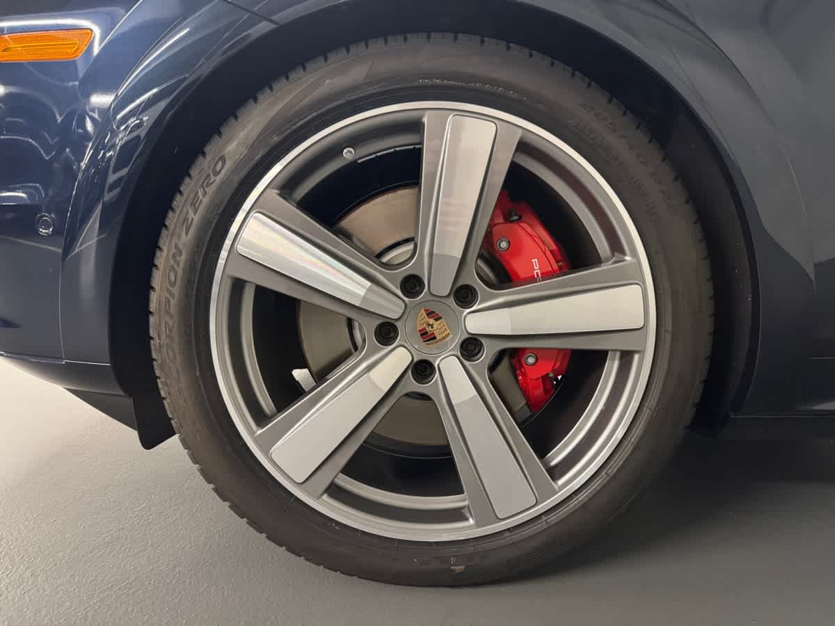 new 2025 Porsche Cayenne car