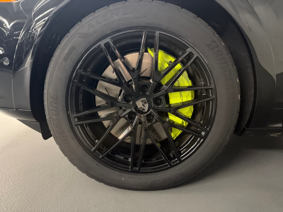 new 2025 Porsche Cayenne car