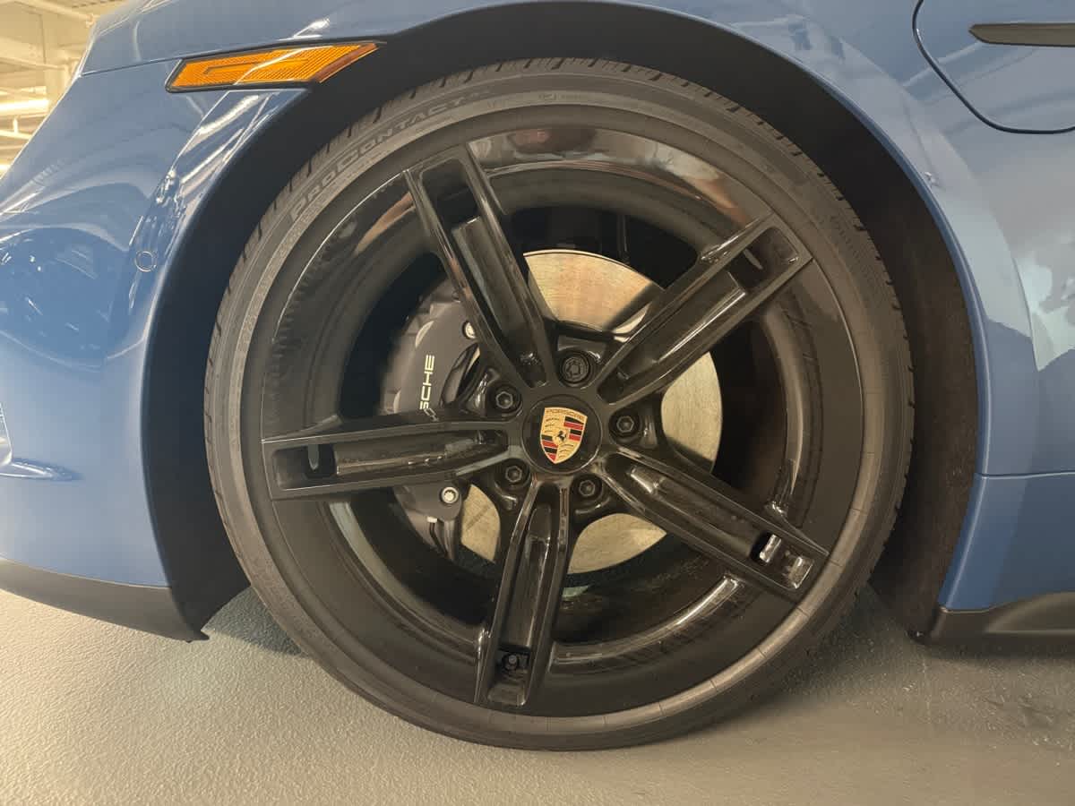 new 2025 Porsche Taycan car