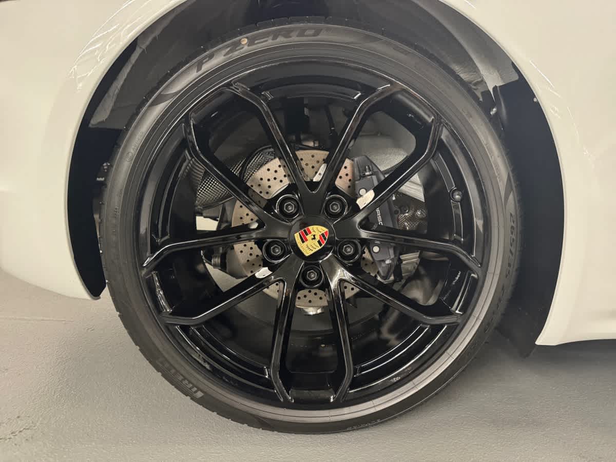 new 2025 Porsche 718 Cayman car