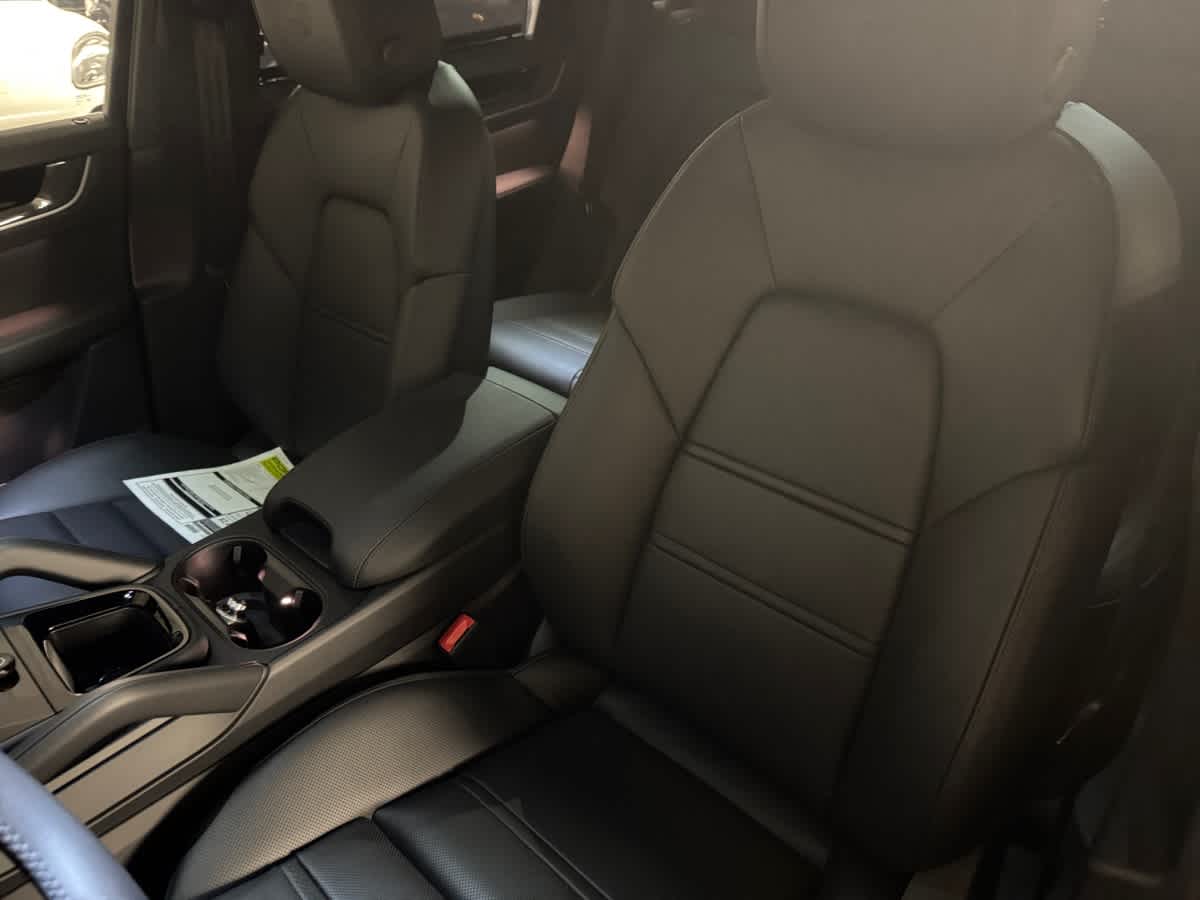 new 2025 Porsche Cayenne car