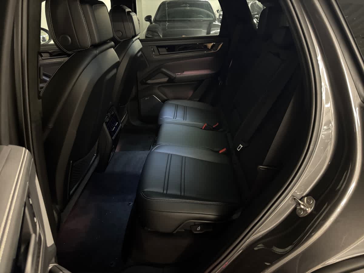 new 2025 Porsche Cayenne car