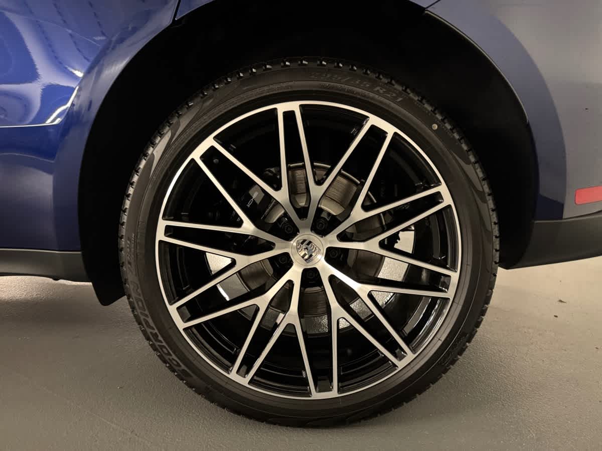 new 2025 Porsche Macan car