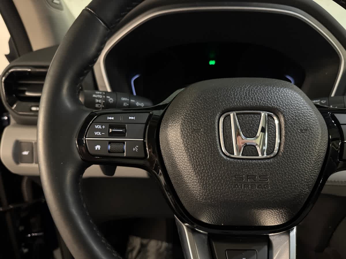 used 2023 Honda Pilot car, priced at $37,997