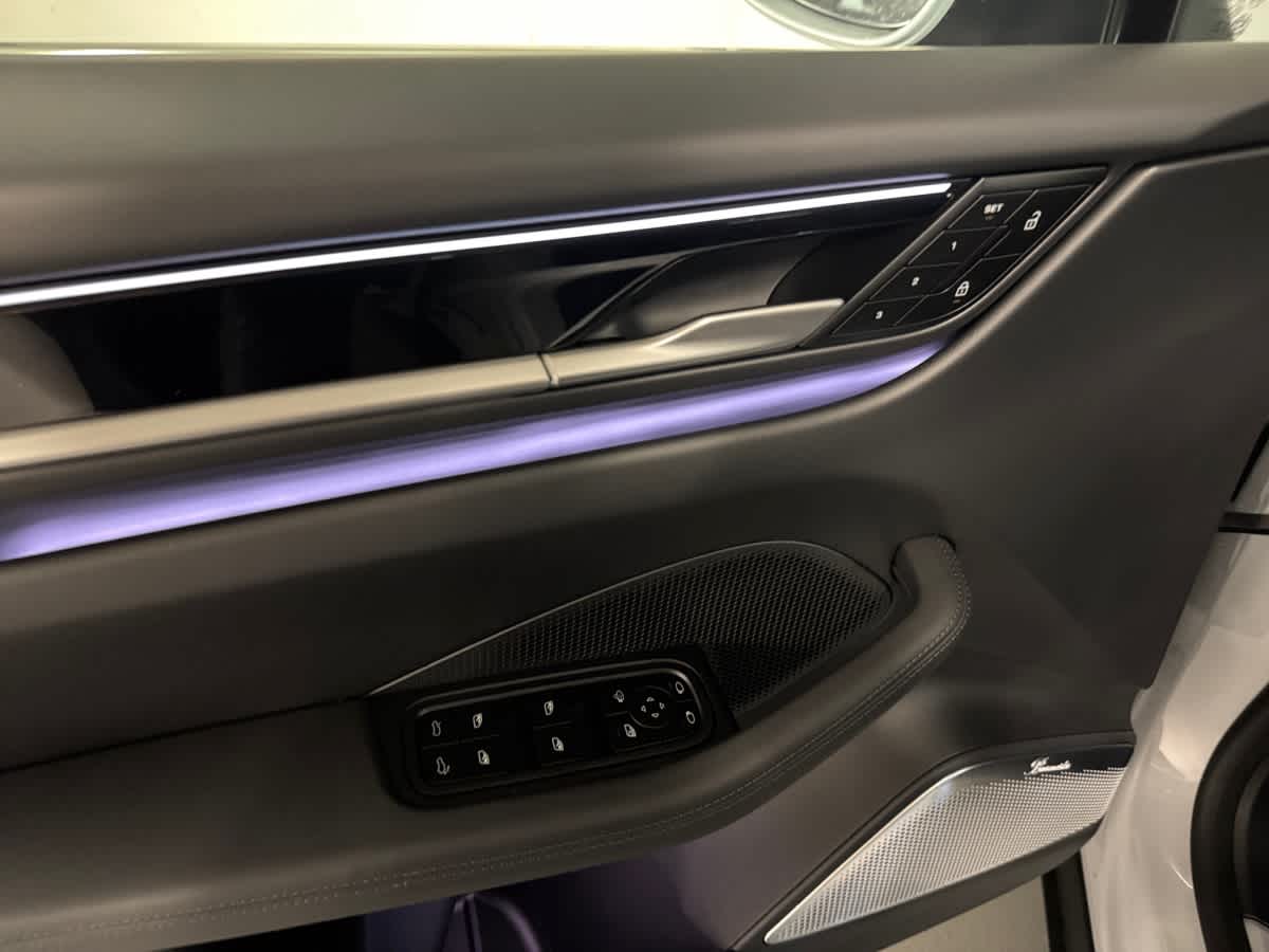 new 2025 Porsche Macan car
