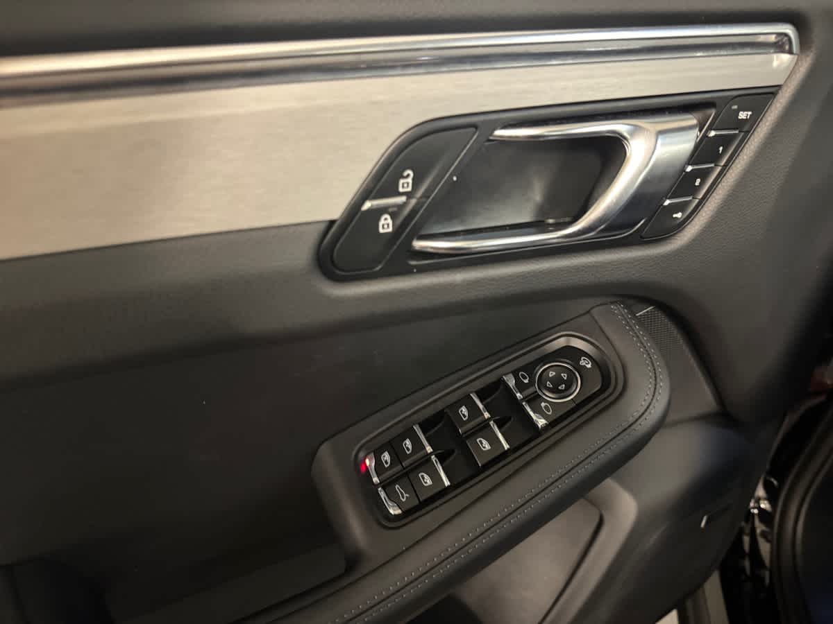 new 2025 Porsche Macan car