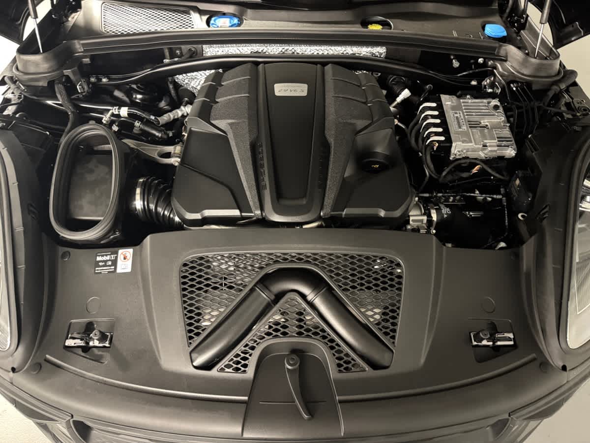 new 2025 Porsche Macan car