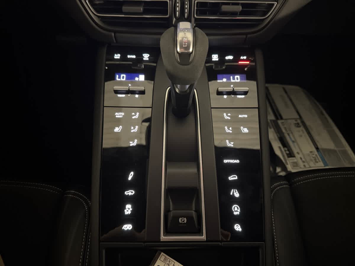 new 2025 Porsche Macan car