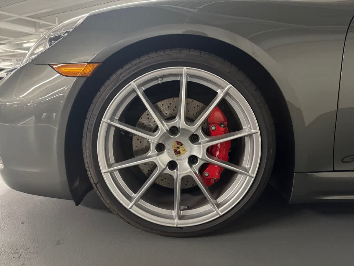 new 2025 Porsche 718 Boxster car