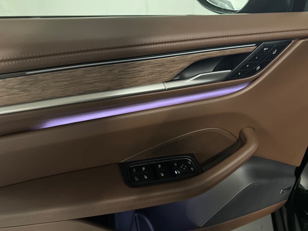 new 2025 Porsche Macan car