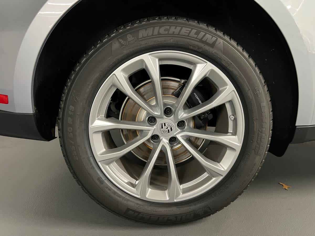 new 2026 Porsche Macan car