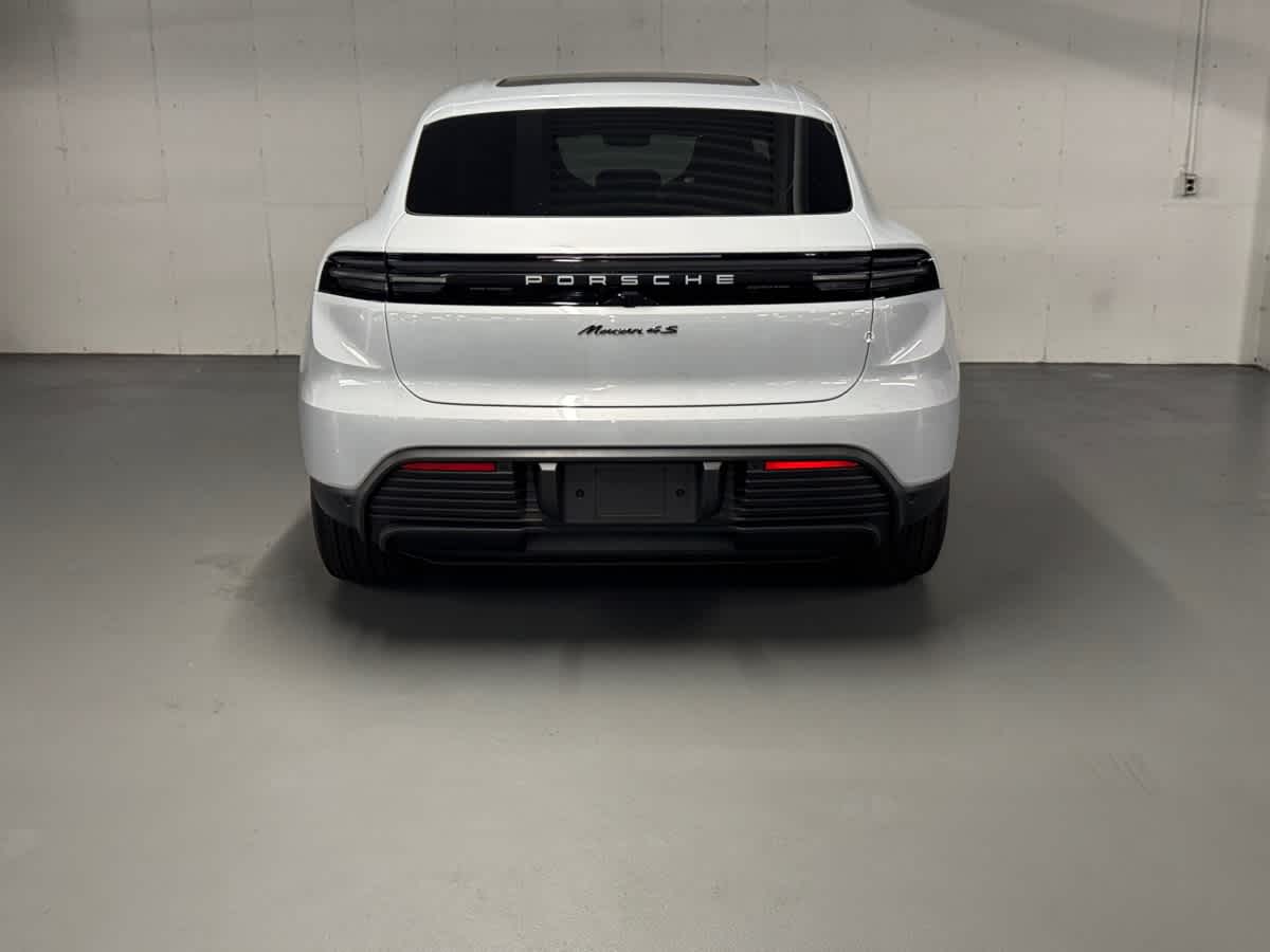 new 2025 Porsche Macan car