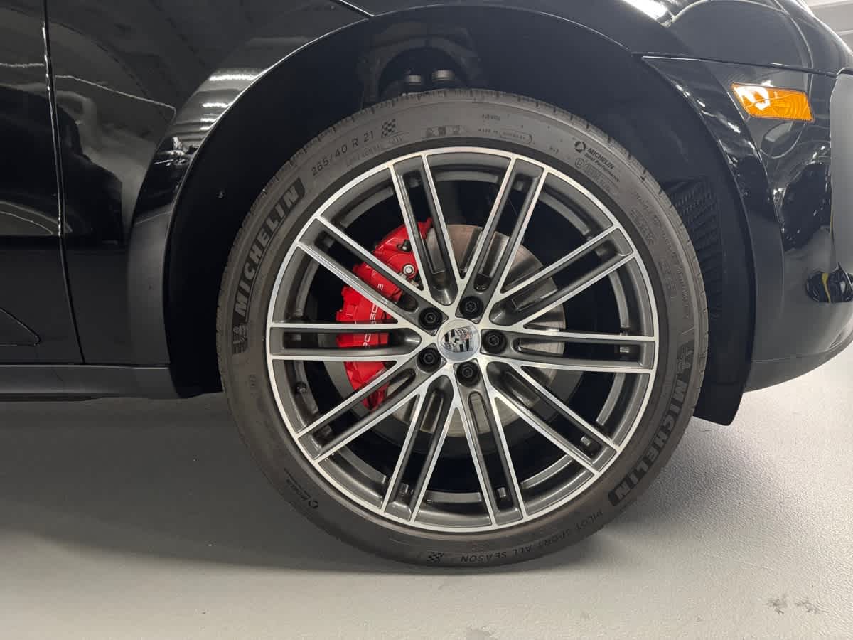 new 2025 Porsche Macan car