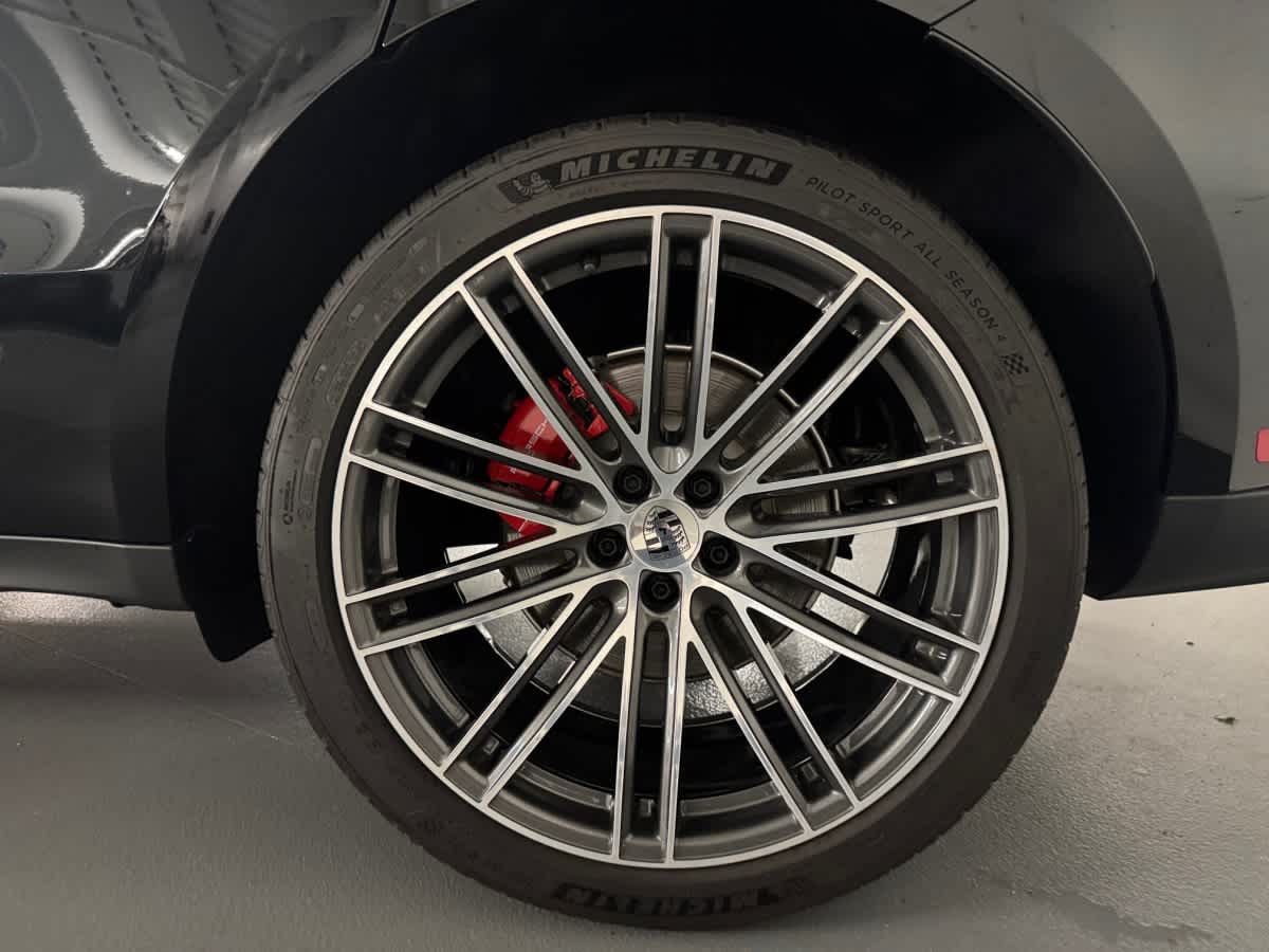 new 2025 Porsche Macan car
