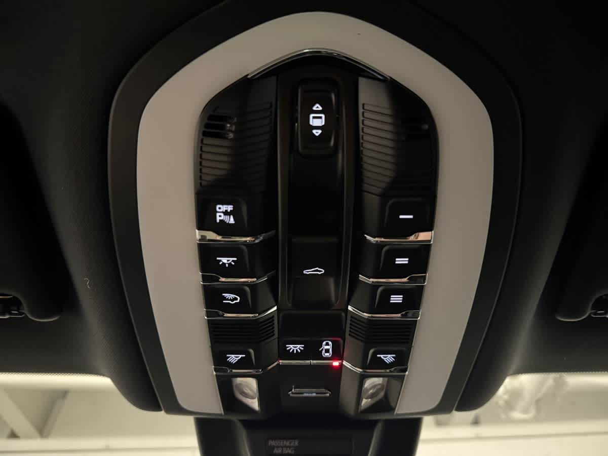new 2025 Porsche Macan car