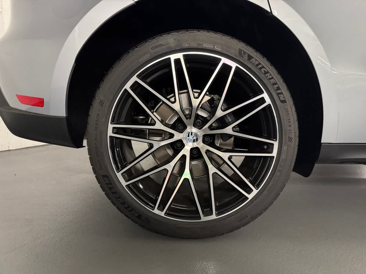 new 2025 Porsche Macan car
