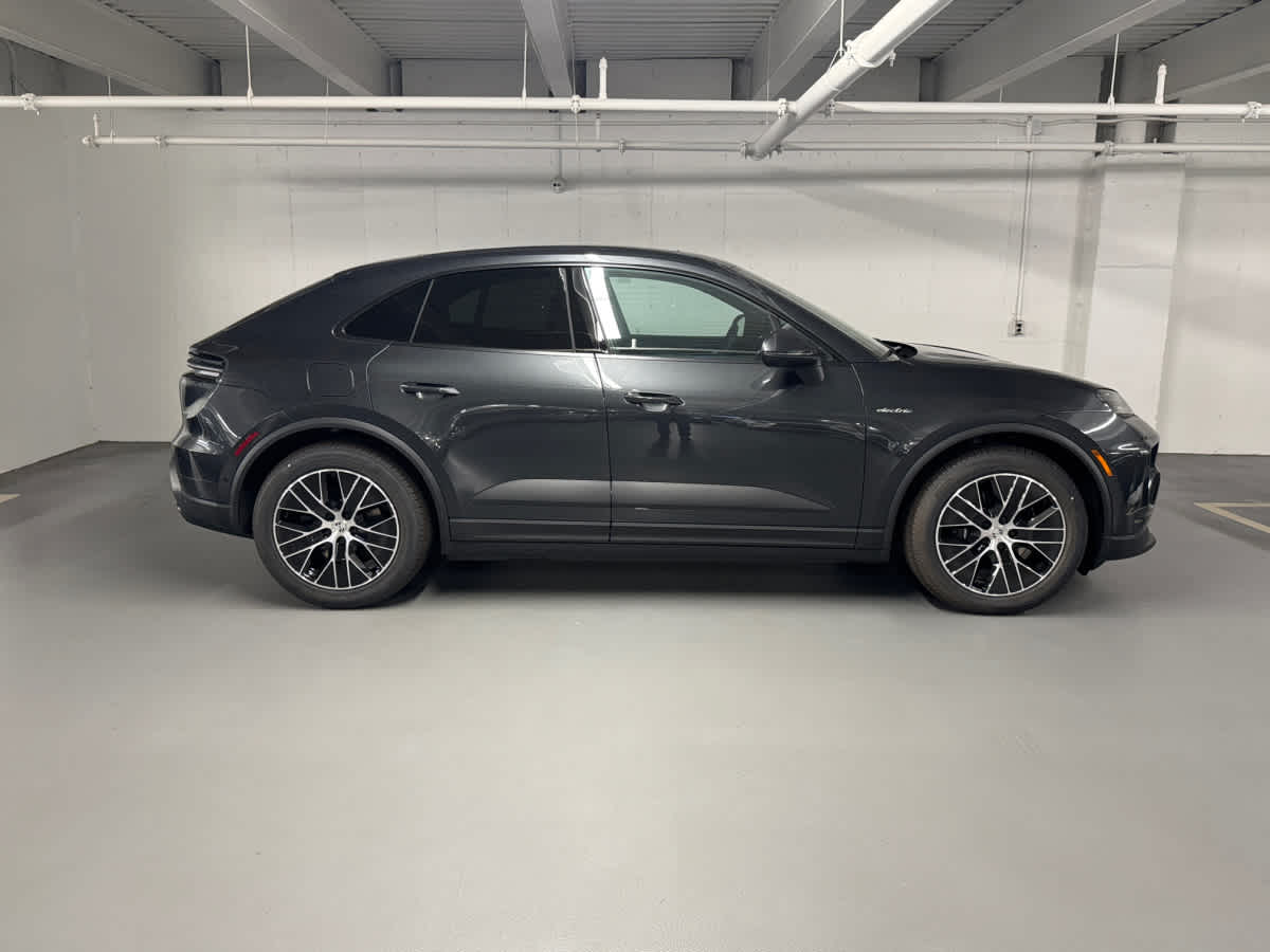 new 2025 Porsche Macan car