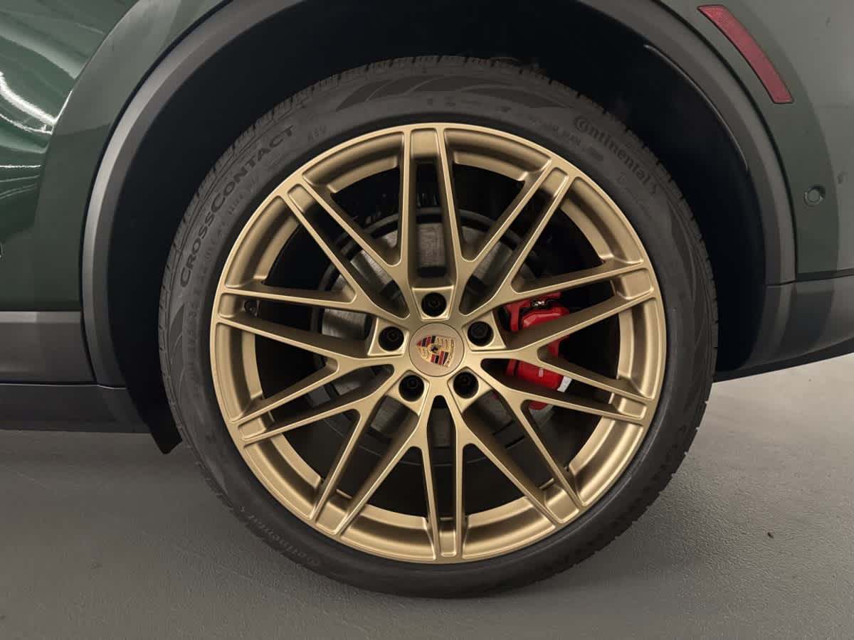new 2025 Porsche Macan car