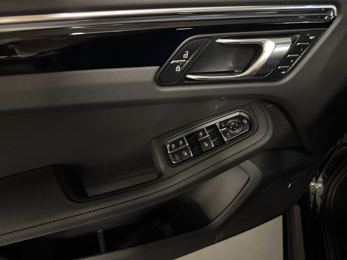 new 2025 Porsche Macan car