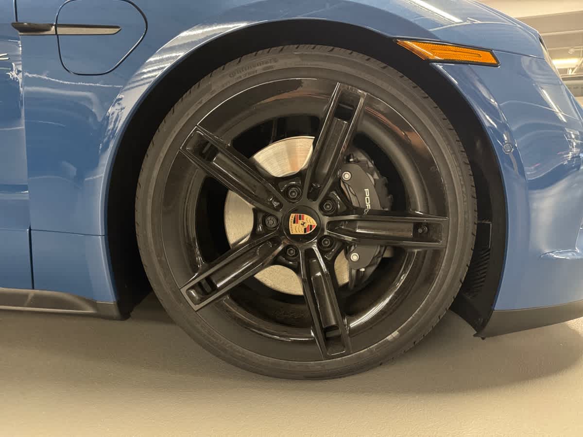 new 2025 Porsche Taycan car