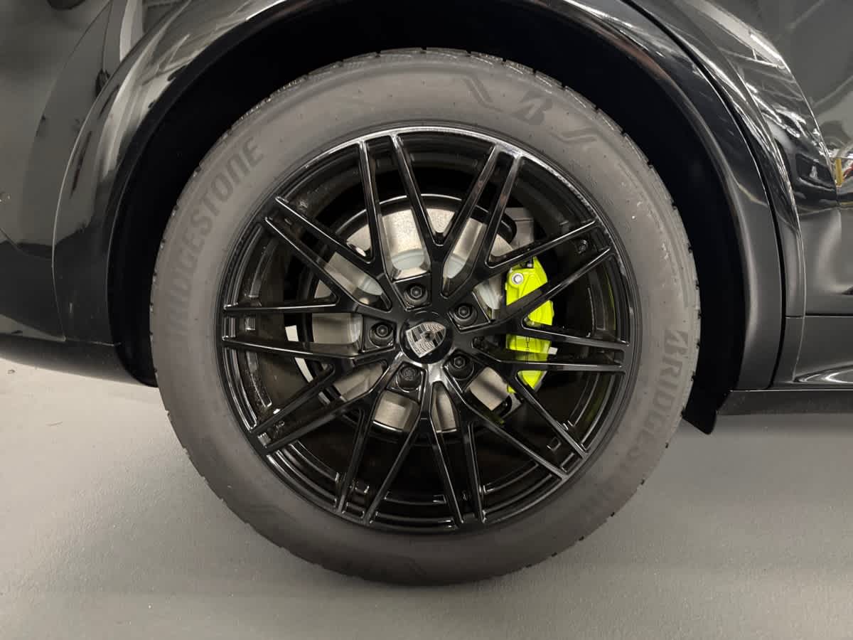 new 2025 Porsche Cayenne car